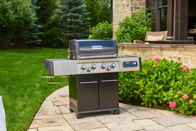 Barbacoa de gas BROIL KING Regal Q 490 Ir de 6 quemadores y 22 kw de potencia recomendado para más de 10 personas