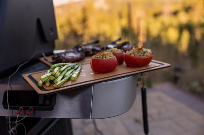 Barbacoa de gas WEBER Genesis EPX-435 de 6 quemadores y 14.1 kW de potencia