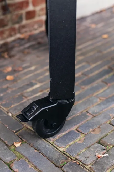 Kamado OUTR Grill Black Rock Large 55 recomendado para de 6 a 10 personas