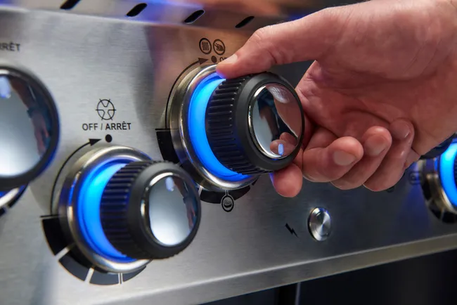 Barbacoa de gas BROIL KING Regal Q 490 Ir de 6 quemadores y 22 kw de potencia recomendado para más de 10 personas